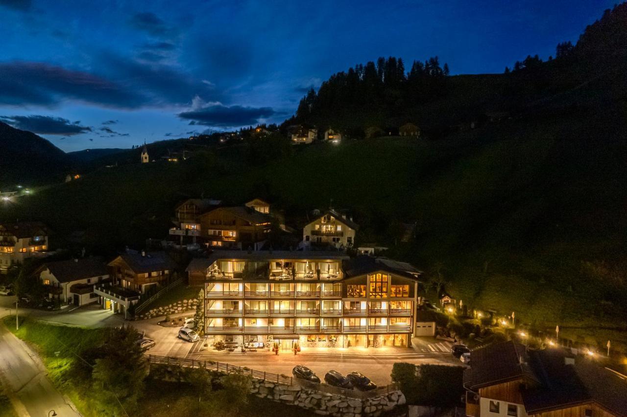 Hotel Alcialc ラ・ヴァッレ エクステリア 写真