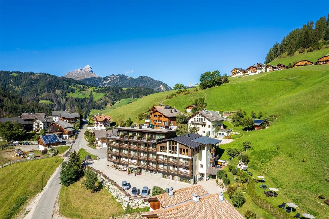 Hotel Alcialc ラ・ヴァッレ エクステリア 写真